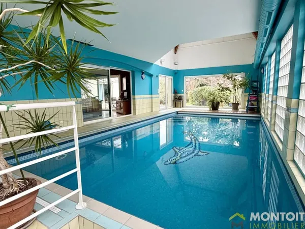 Maison 6 pièces 210 m² 