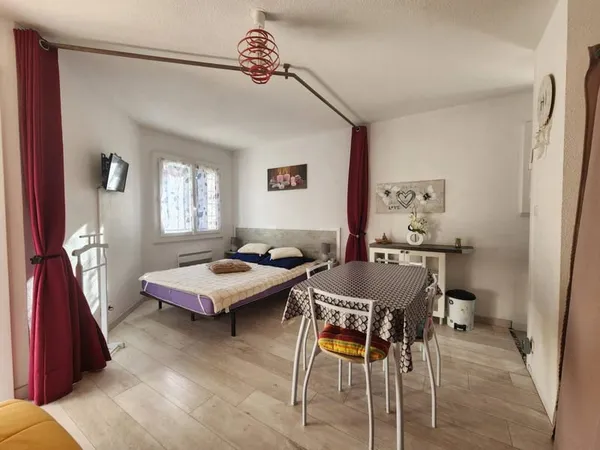 Studio 1 pièce 22 m² 