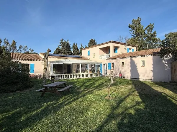 Maison 8 pièces 230 m² 