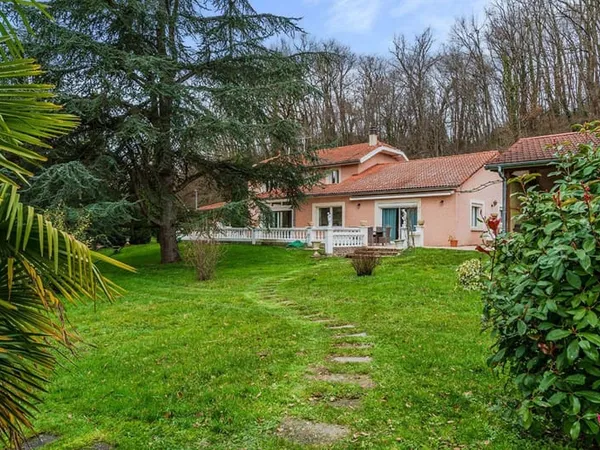 Maison 4 pièces 200 m² 