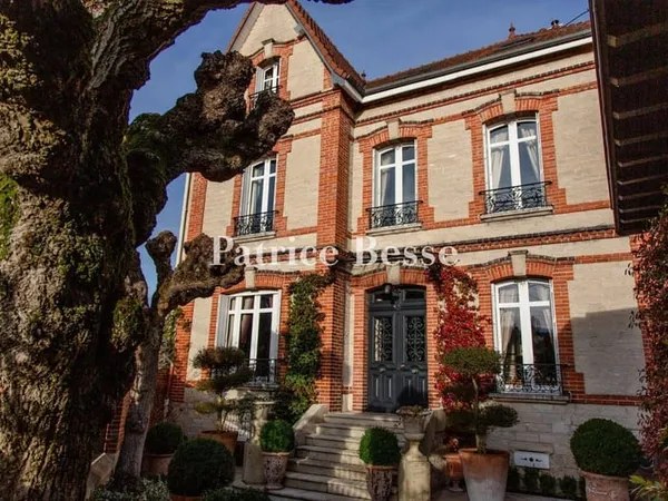 Demeure 9 pièces 