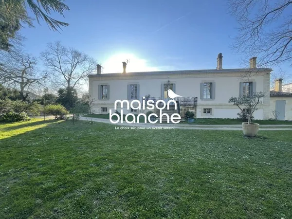 Maison 8 pièces 228 m² 