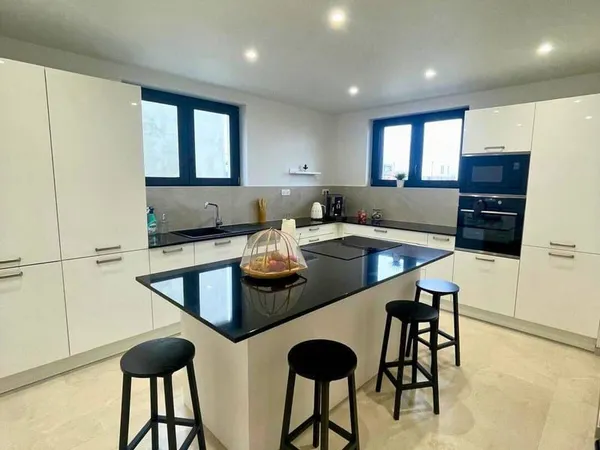 Villa 4 pièces 135 m² 