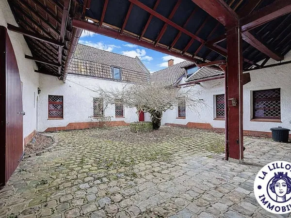 Maison 10 pièces 270 m² 