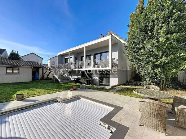 Maison 7 pièces 254 m² 