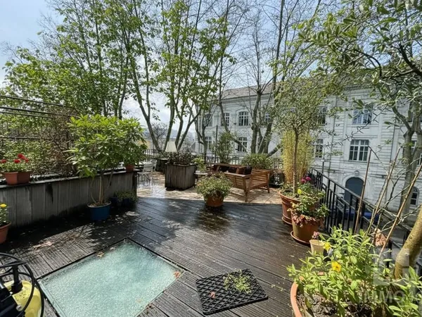 Maison de ville 9 pièces 230 m² 