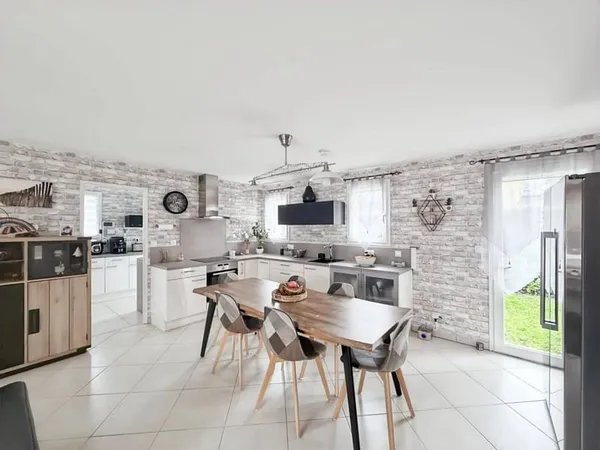 Maison de plain-pied 6 pièces 123 m² 