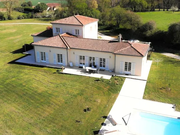 Maison 7 pièces 250 m² 