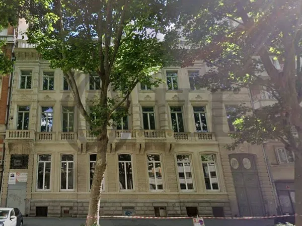 Maison 979 m² 