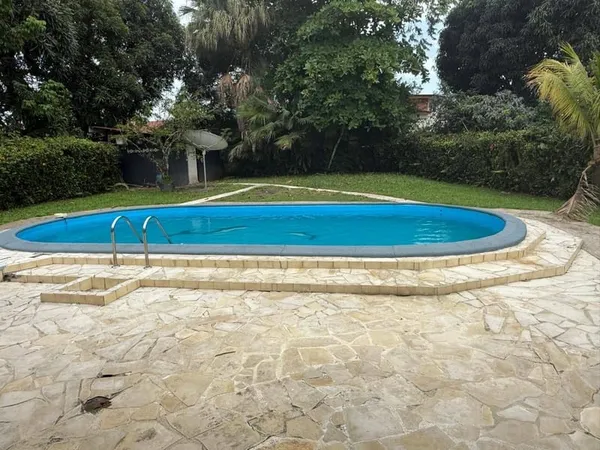 Maison 5 pièces 1000 m²