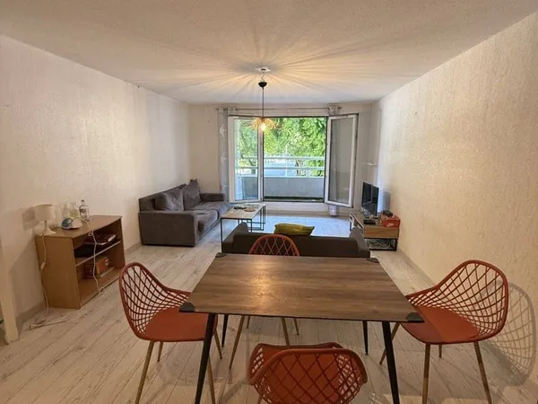 Bureau 4 pièces 84 m²