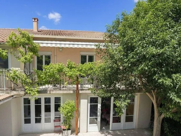 Maison 6 pièces 196 m² 