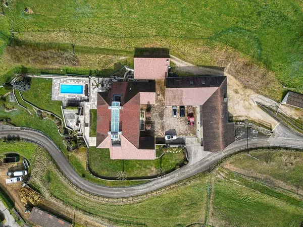 Maison 12 pièces 604 m² 