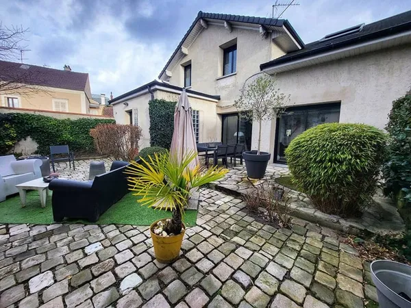 Maison 7 pièces 204 m²