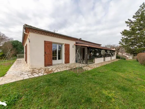 Maison de plain-pied 6 pièces 180 m² 