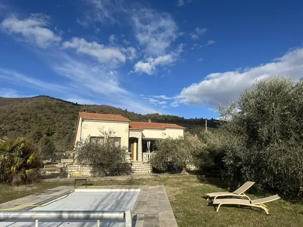Maison de plain-pied 4 pièces 102 m² 