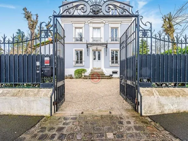 Maison 10 pièces 200 m² 