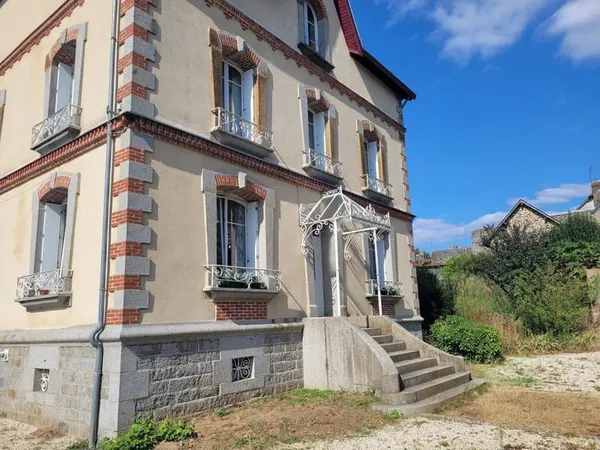 Demeure 9 pièces 138 m² 