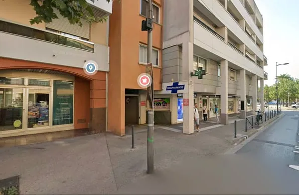 Parking 12 m²