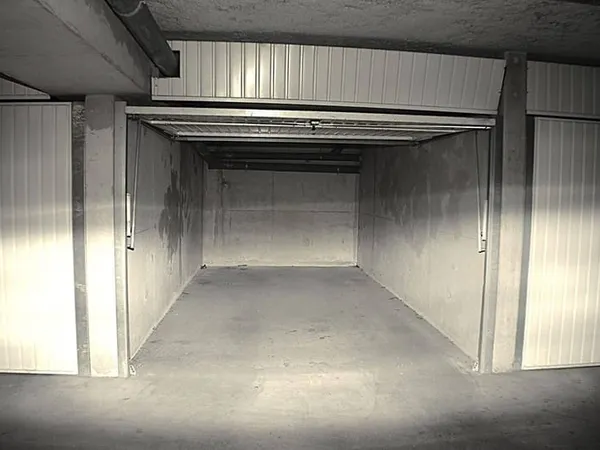 Parking 14 m²