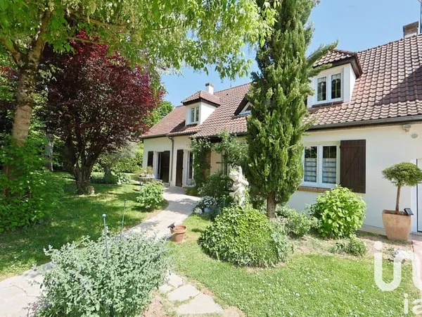 Maison 9 pièces 203 m²