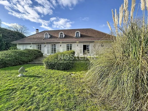 Maison 9 pièces 276 m²