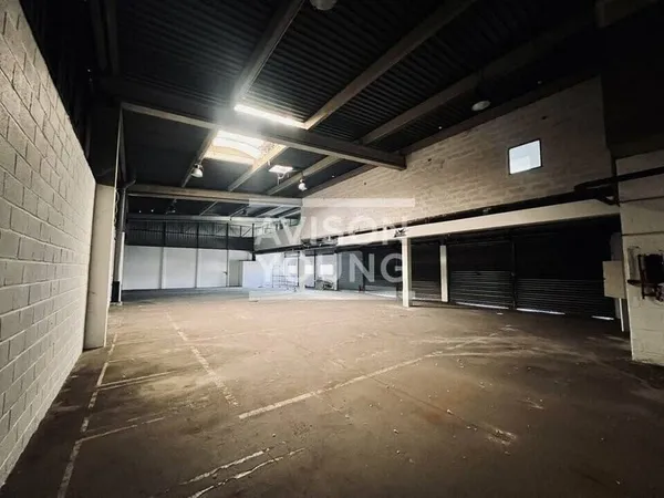 Local d'activité 418 m²