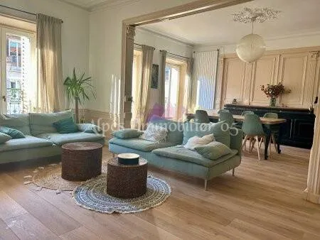 Appartement 5 pièces 159 m²