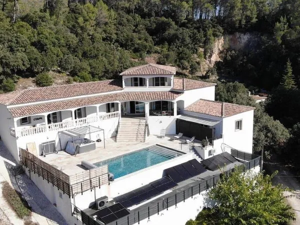 Villa 13 pièces 238 m²