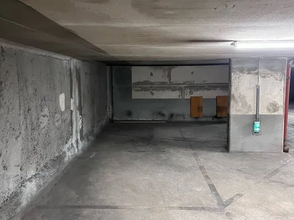 Parking 12 m²