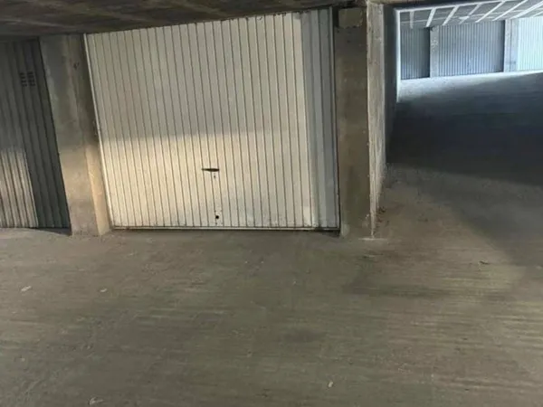Parking 12 m²