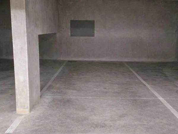 Parking 14 m²