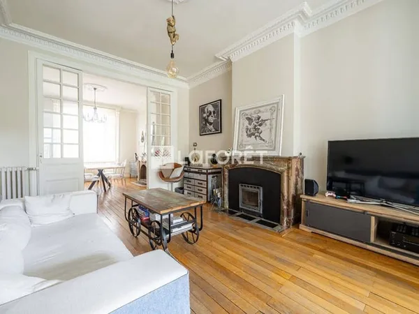 Maison 8 pièces 208 m²