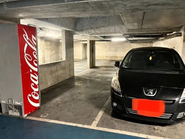Parking 12 m²