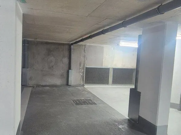 Parking 13 m²