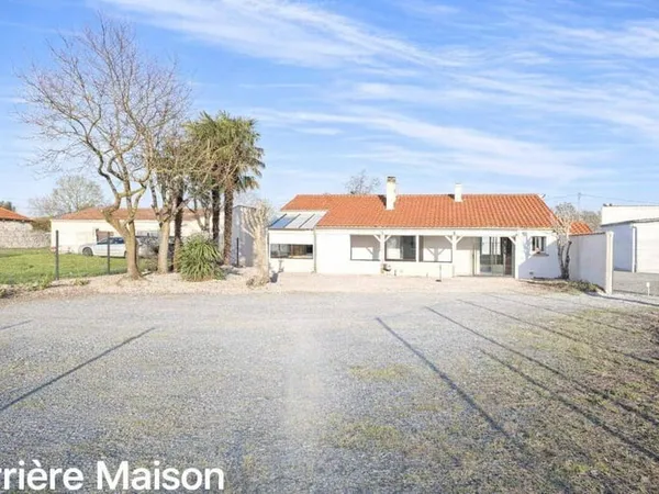 Maison de plain-pied 5 pièces 145 m²