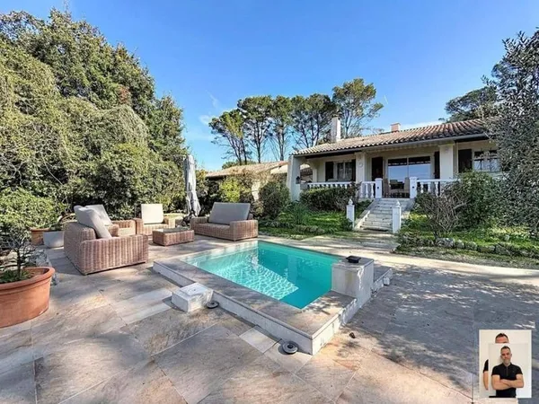 Maison 5 pièces 205 m²