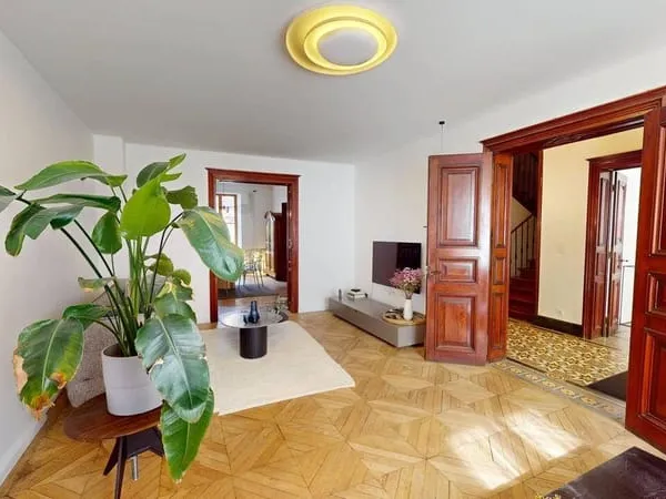 Maison 7 pièces 196 m²