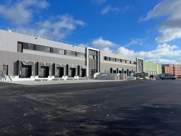 Entrepôt 12632 m²