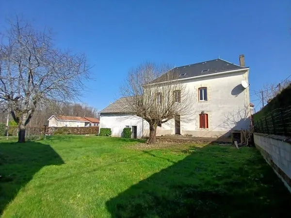 Maison 11 pièces 218 m²
