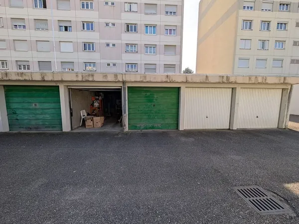 Parking 13 m²
