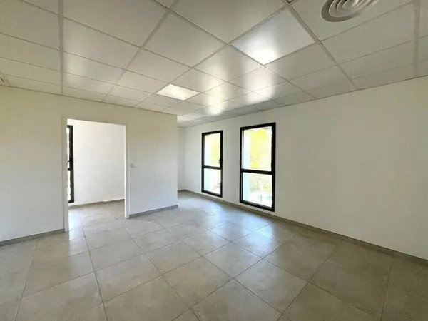 Bureau 28 m²