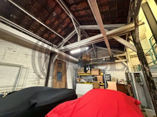 Local d'activité 787 m²