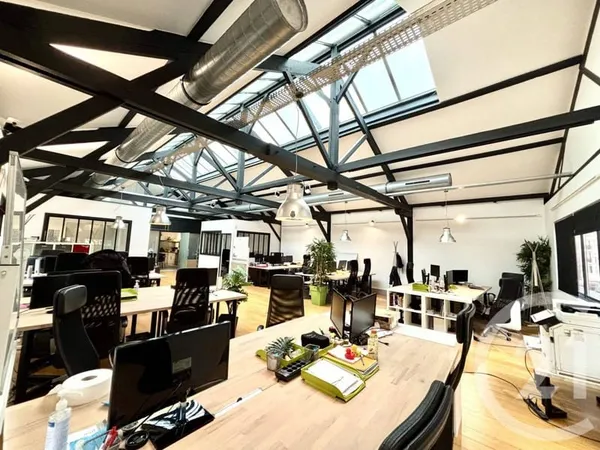 Local commercial 195 m²