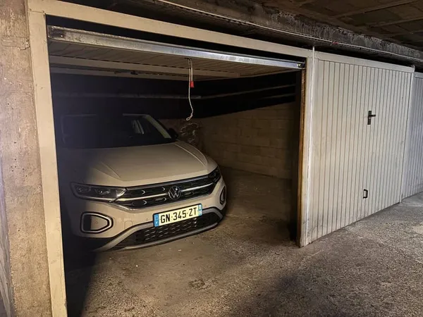 Parking 25 m²