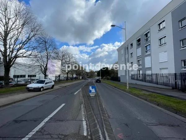 Local commercial 600 m²