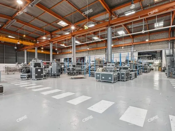 Local d'activité 5357 m²