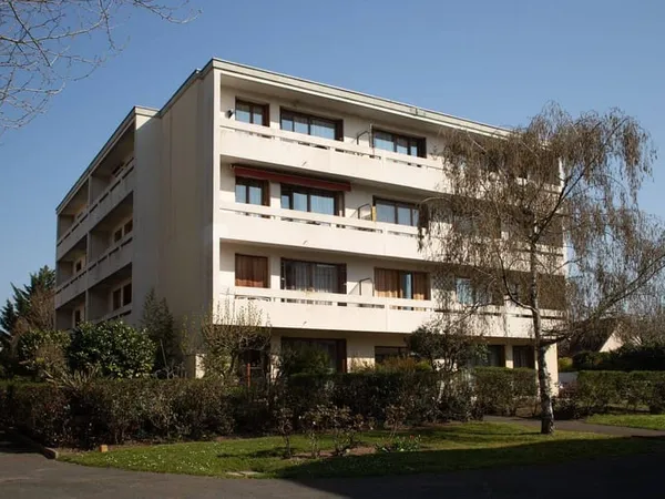 APPARTEMENT 2 PIECES, 1 PARKING, 2 CAVES