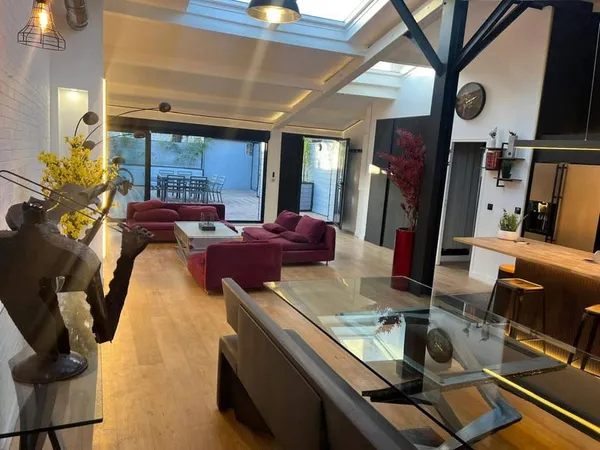 Maison 7 pièces 220 m²