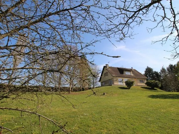 Maison 8 pièces 227 m²